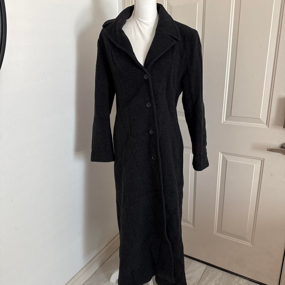 Gallery women's long Black wool blend coat